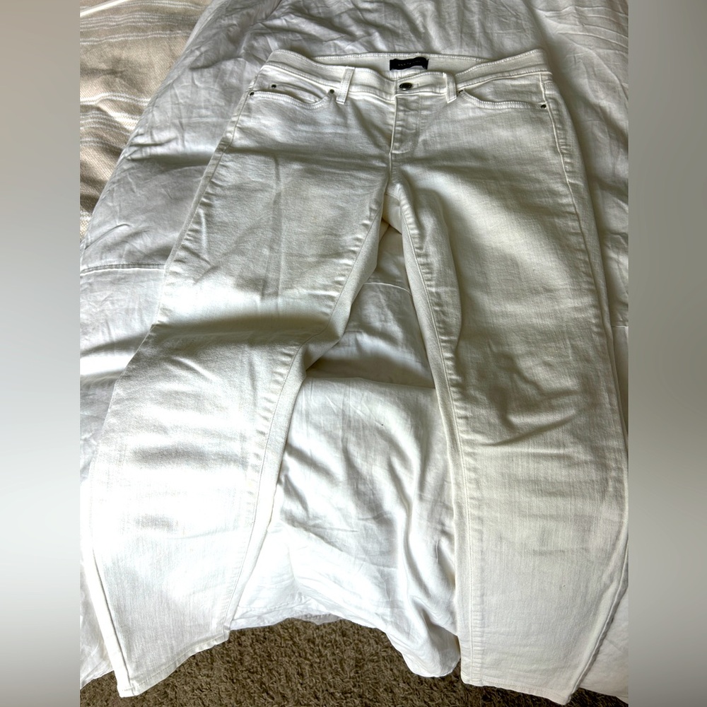 Ann Taylor super skinny modern fit white jeans, like new condition, size 6